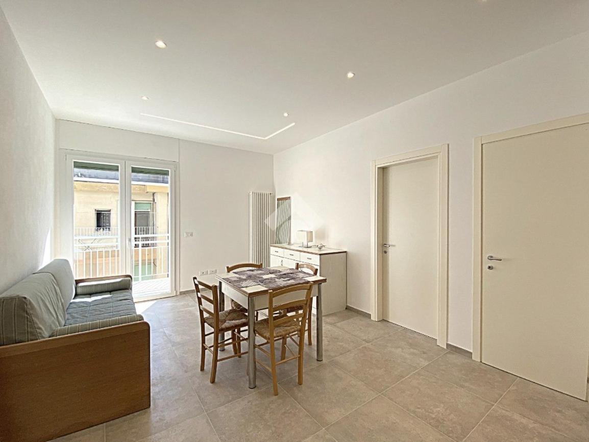 Residence Cristallo Alassio Luaran gambar